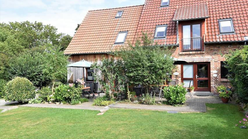 Ferienhaus für 10 Personen, mit Garten und Sauna in Warnow