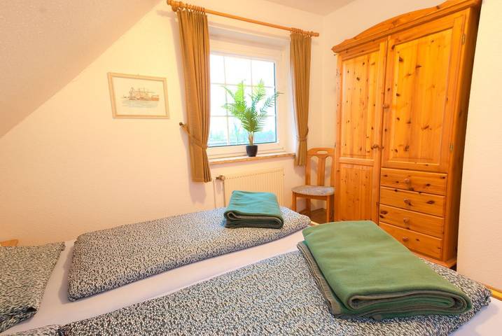 Ferienwohnung für 4 Personen, mit Garten in Norden und Umgebung - 2