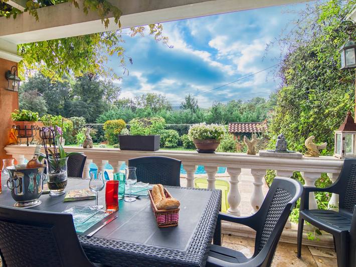 Location de vacances pour 7 personnes, avec terrasse et jardin à Besse-sur-Issole - 2