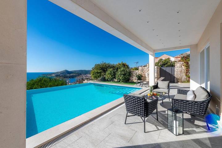 Villa pour 6 personnes, avec piscine et jacuzzi ainsi que jardin et sauna à Mlini - 4