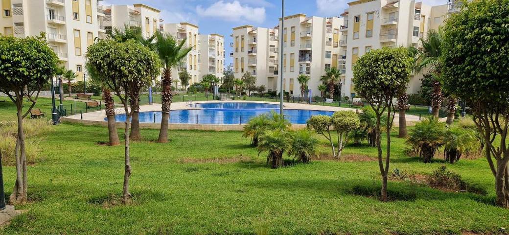 Apartamento de vacaciones para 5 personas, con jardín además de balcón y piscina - 1