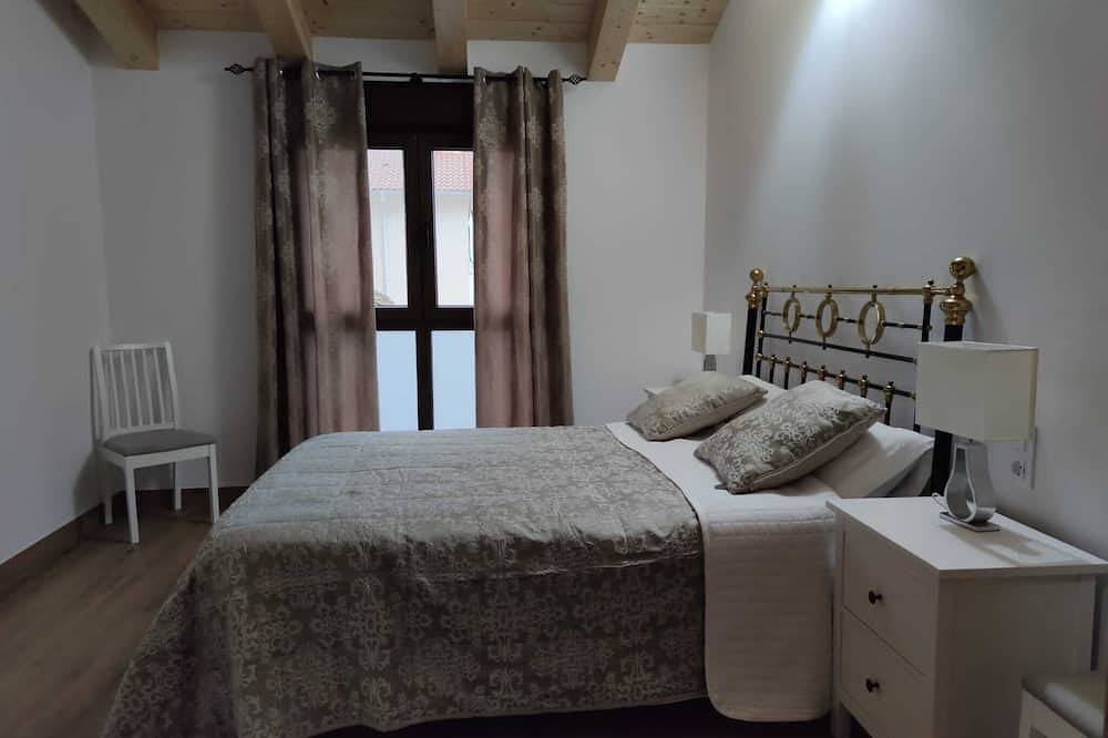 Apartamento entero, Puente viejo de Buitrago Casa Enebro in Buitrago del Lozoya, Provincia de Madrid