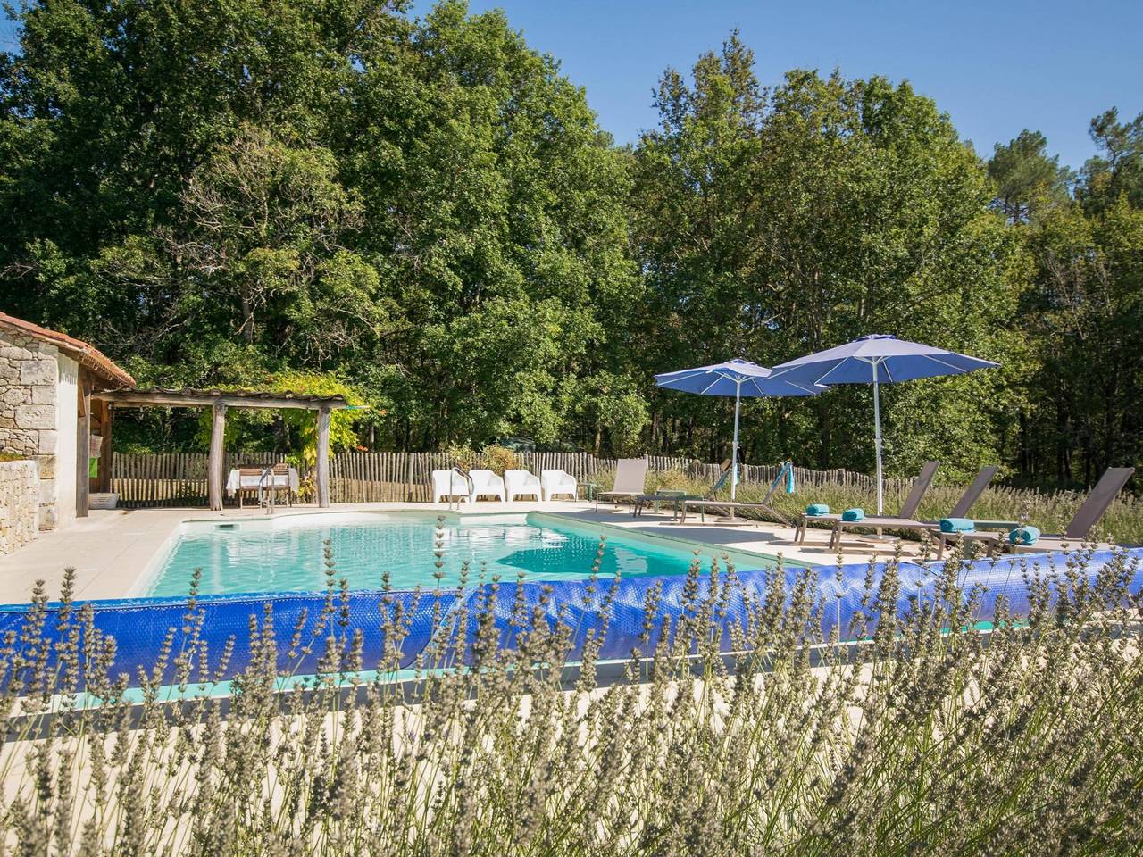 Gîte on estate with shared pool in Issac, Périgord Pourpre
