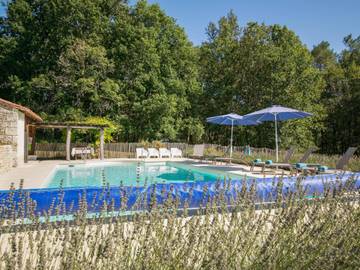 Vacation Rental for 6 Guests in Issac, Dordogne, Picture 1