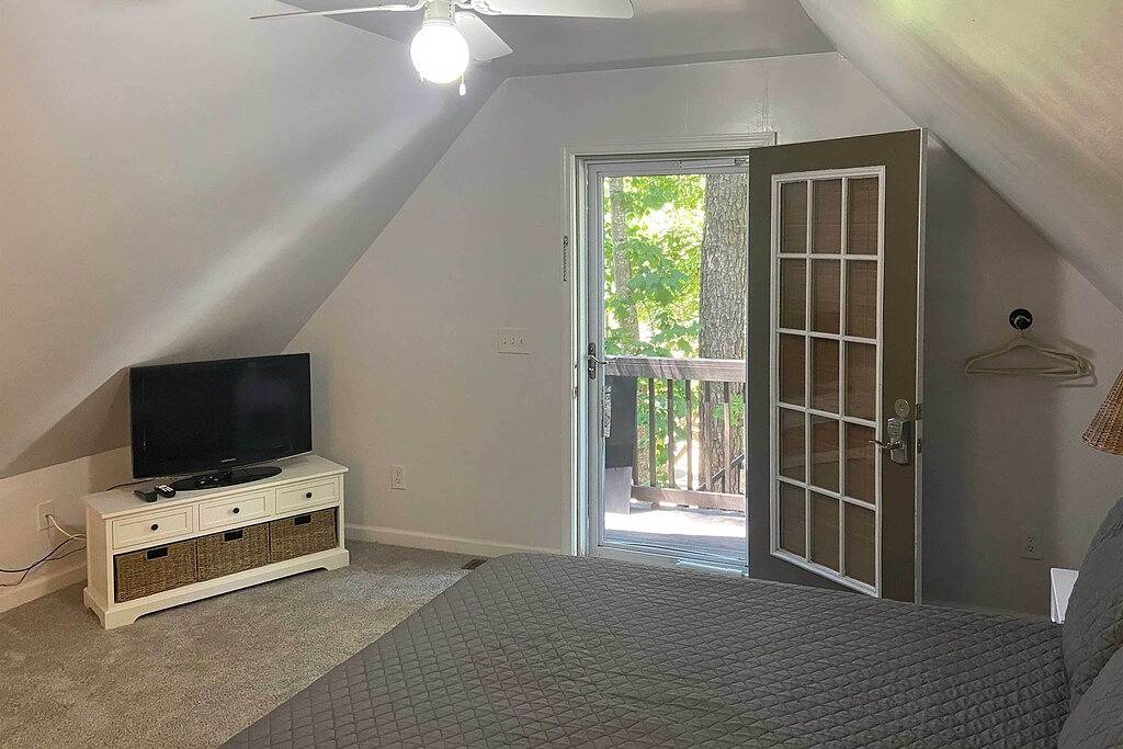 Lakefront House with Private Dock + Fire Pit! in Lake Oconee