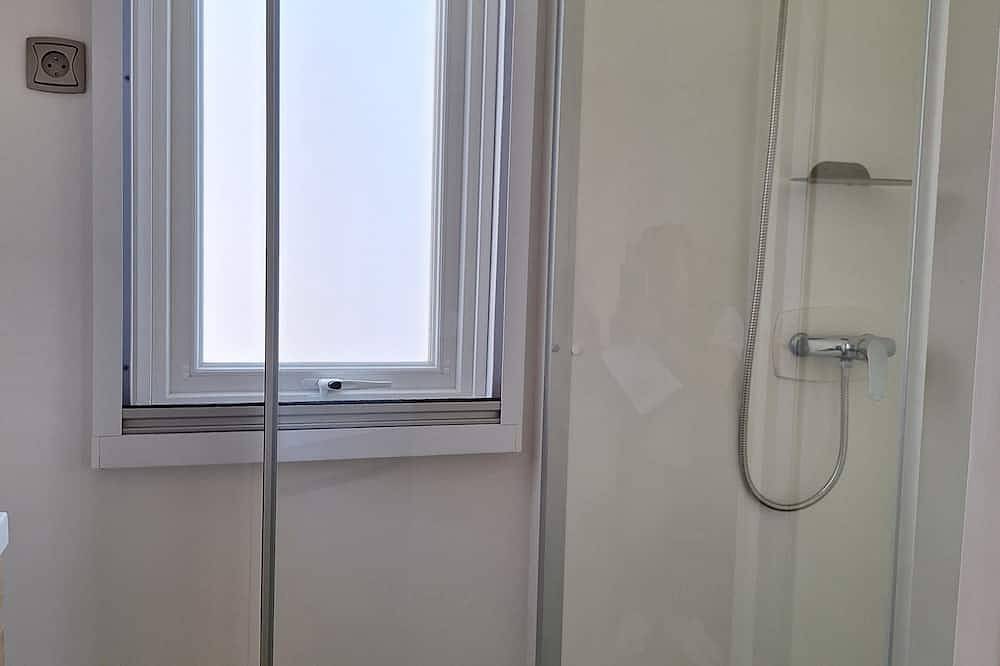 Mobil-home 5 pers / 2 sdb – Camping 5⭐ La Yole – Plage 500 m – Terrasse neuve in Vendres, Côte méditerranéenne (France)
