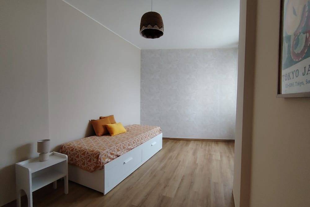 Appartamento intero, Casa Allegria\na 5 minuti a piedi dal mare, intero alloggio ampio e ristrutturato in Vallecrosia, Riviera di Ponente