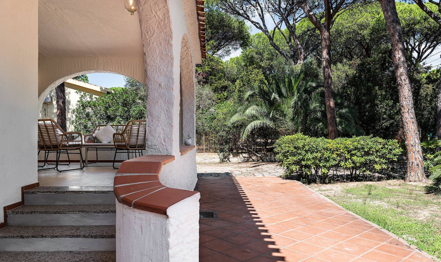 Villa 'Lantana' mit privater Terrasse, Wlan und Klimaanlage in Santa Margherita di Pula, Pula und Umgebung