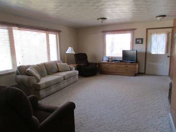 Log Cabin for 6 Guests in Hill City, Mount Rushmore, Picture 2