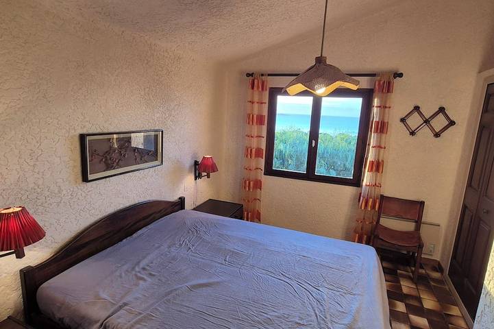 Location de vacances pour 8 personnes, avec terrasse et jardin dans Plage de la Palombaggia - 2