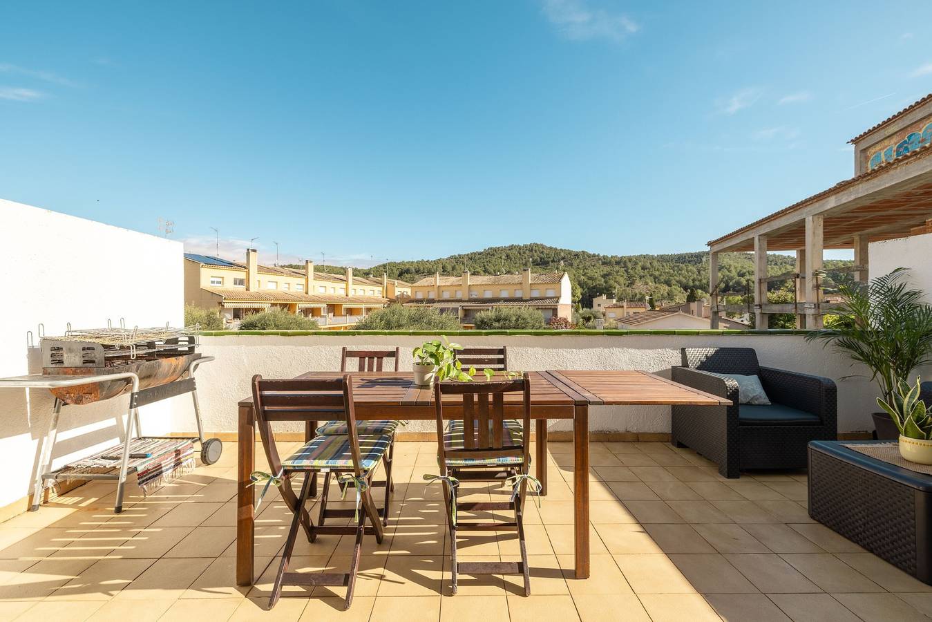 Casa rurale rustica con vista montagna, terrazza privata e Wi-Fi a Bonastre in Bonastre, Costa Daurada