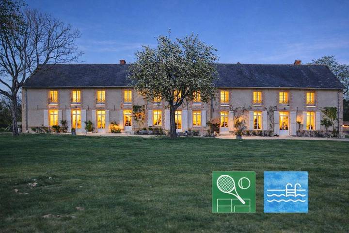 Chambre d’hôte pour 15 personnes, avec Terrasse et Jardin ainsi que Piscine et Vue
