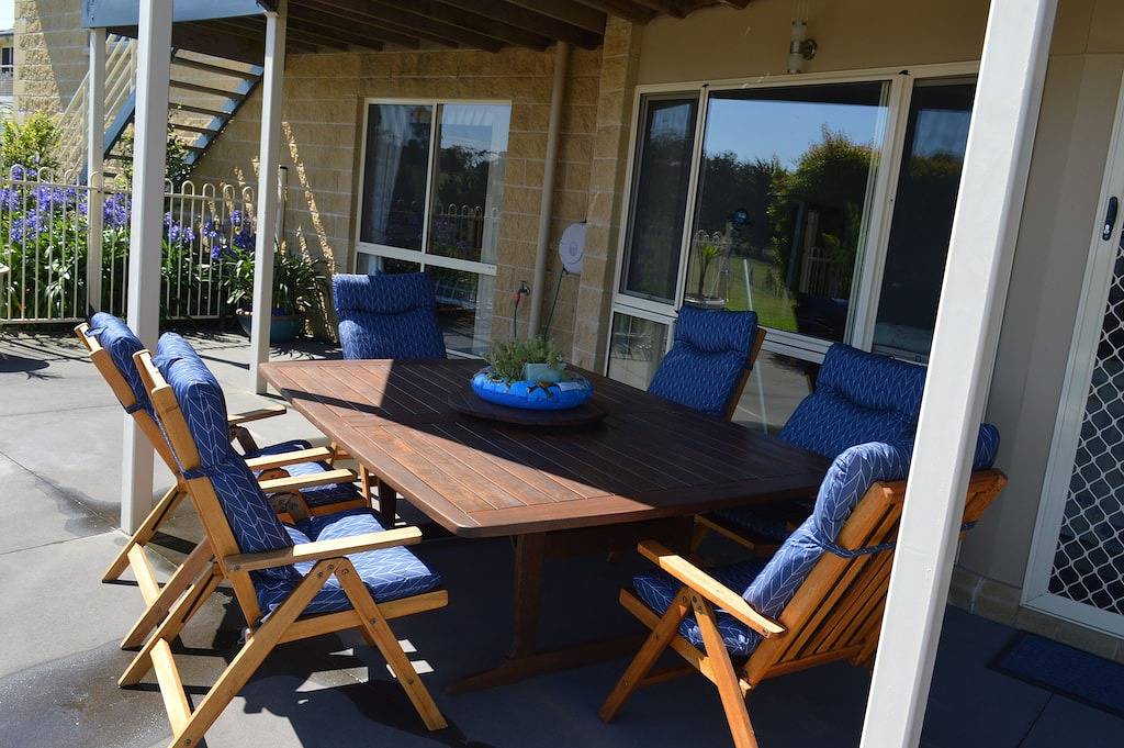 Ganze Wohnung, Resort Style Apartment (Erdgeschoss) - Pool & More. Haustiere willkommen. in Lakes Entrance, East Gippsland Shire