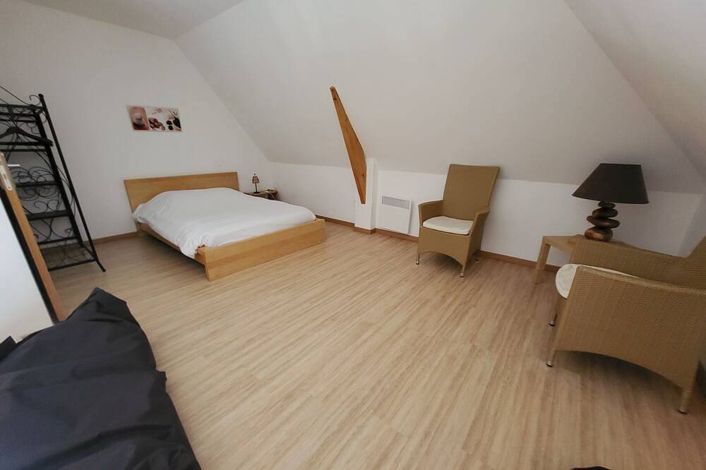 Entire apartment, Apartment-Premium-Ensuite with Shower-Terrace-4 pers Etage Ambleteuse in Ambleteuse, Boulogne-sur-Mer region