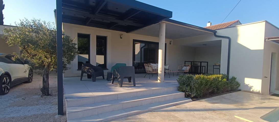 Gîte pour 6 personnes, avec terrasse ainsi que piscine et jardin à Saint-Rémy-de-Provence - 2