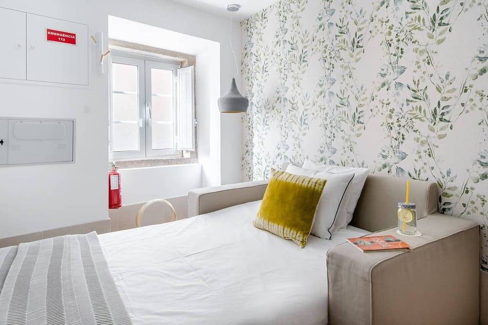 Apartamento inteiro, Apartment with Terrace in Historic Graça Building in Graça, São Vicente (Lisboa)