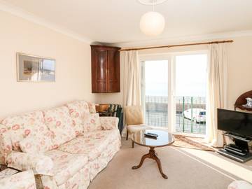 Holiday Rental for 6 People in Seaton, Jurassic Coast, Photo 2