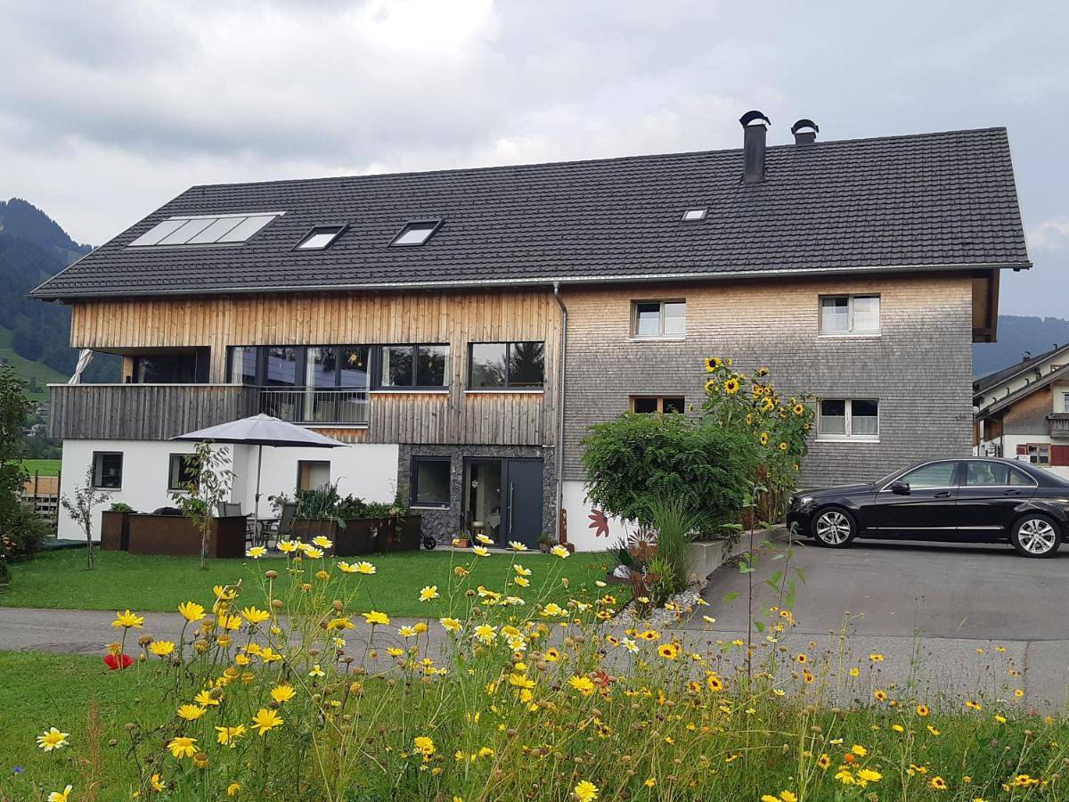 Ganze Wohnung, Apartment with Balcony in Hittisau, Bregenzerwald