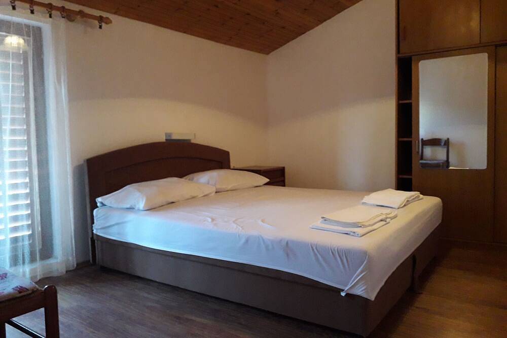 Entire apartment, Two bedroom apartment with terrace and sea view Suha Punta, Rab (A-5050-d) in Kampor, Rab