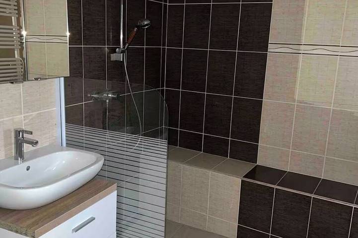 Ganze Wohnung, Superb furnished t2 in a quiet area with private parking in Vétraz-Monthoux, Saint-Julien-en-Genevois und Umgebung