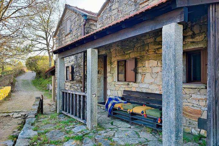 Gîte pour 6 personnes, avec balcon et jardin