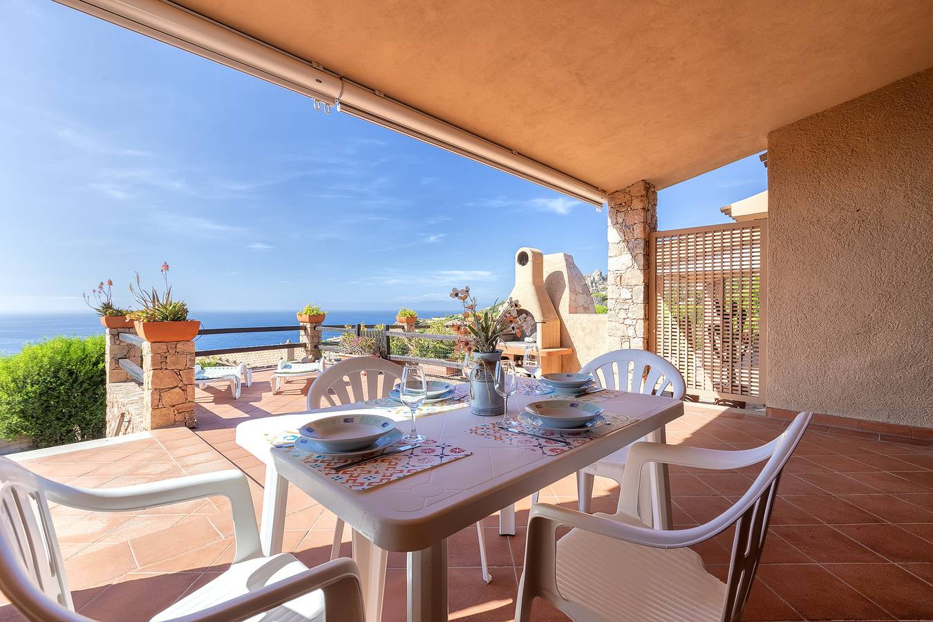 Holiday Home 'Luisa' with Shared Terrace and Air Conditioning in Costa Paradiso, Trinità d'Agultu e Vignola