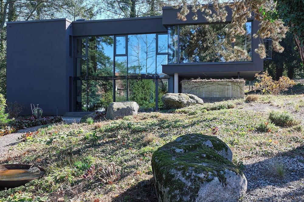 Architektenhaus Hello in Erbach - High End Interieur, Garten- zentral aber ruhig in Erbach im Odenwald, Main-Odenwald