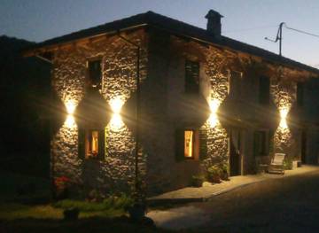 Gîte pour 6 personnes, avec jardin et vue, animaux acceptés à Mombarcaro