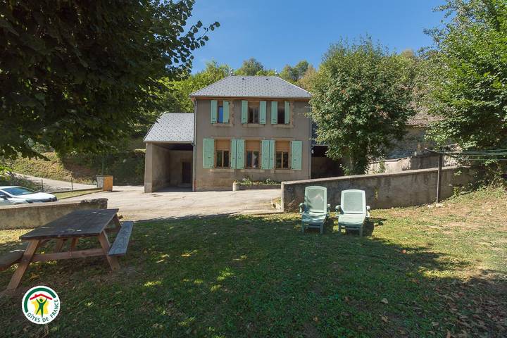 L'ancienne école in Saint-Honoré, Isère