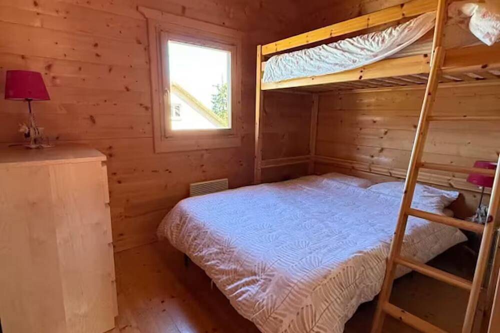L'écrin des Epicèas chalet sleeps 9 in Prémanon, Parc naturel régional du Haut-Jura
