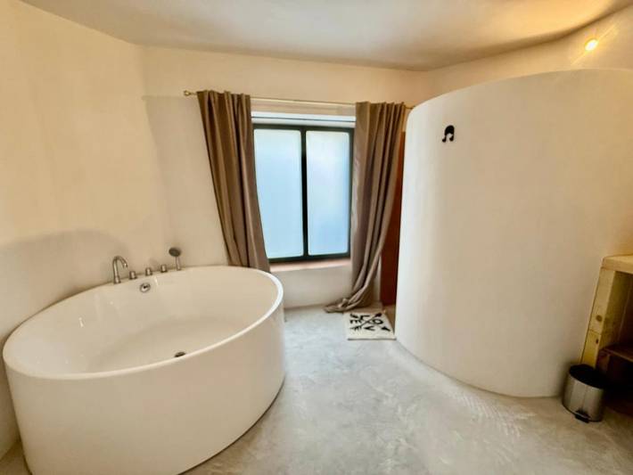 Location de vacances pour 8 personnes, avec terrasse et jacuzzi à Saint-Paul-les-Fonts - 4