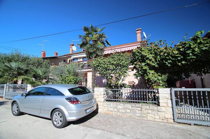 Ganze Wohnung, Idyllisches Apartment nur 400 Meter zum Strand mit privater Terrasse, Grill, Klima in Novigrad, Umag und Umgebung