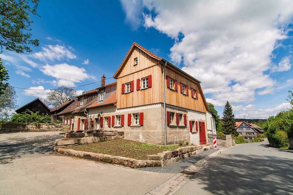 Topmodern in alten Mauern, eigenes Klavier, Blick auf das Storchennest in Neudrossenfeld, Frankenalb
