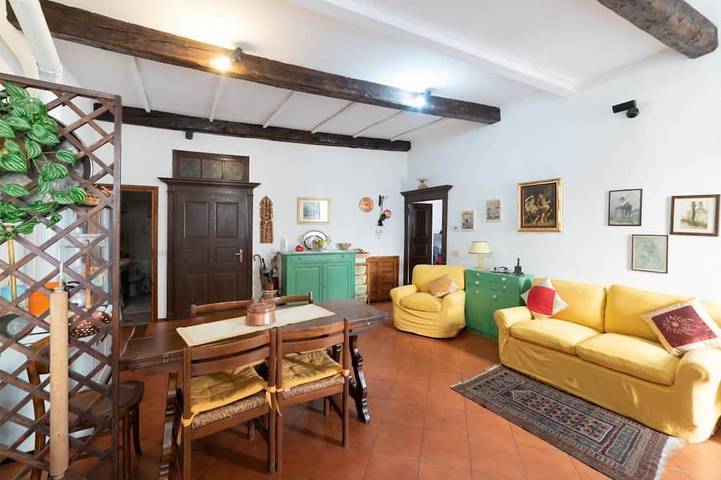 Ganze Wohnung, Guesthost - Discovering Liguria! Castelvittorio Holiday Apt x4 in Castel Vittorio, Ligurische Alpen