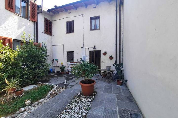 Appartamento intero, N. & A. Sweet Home, a 5 minuti dal centro della città di Lucca in Lucca, Colline Lucchesi
