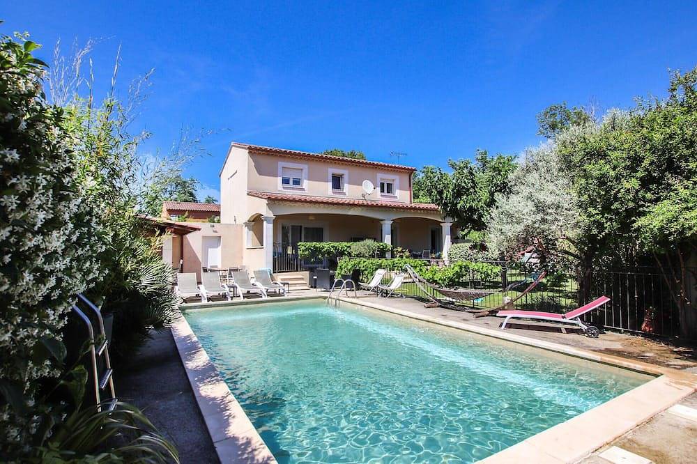 Mooi huis in Les Angles met Wifi in Les Angles (Gard), Nimes en omgeving