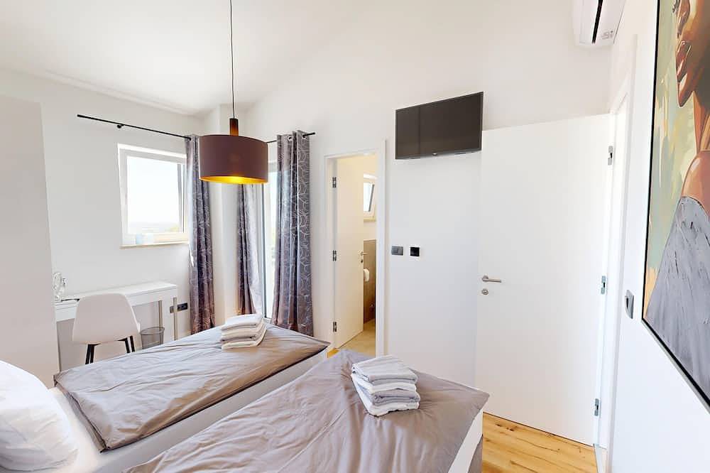 Villa Amelie for up to 8 people with pool and e-charging station near Porec in Visignano (Općina), Istria centrale