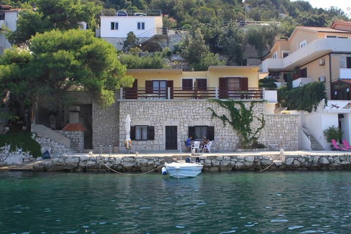 Gîte pour 4 personnes, avec balcon/terrasse dans Lastovo - 3