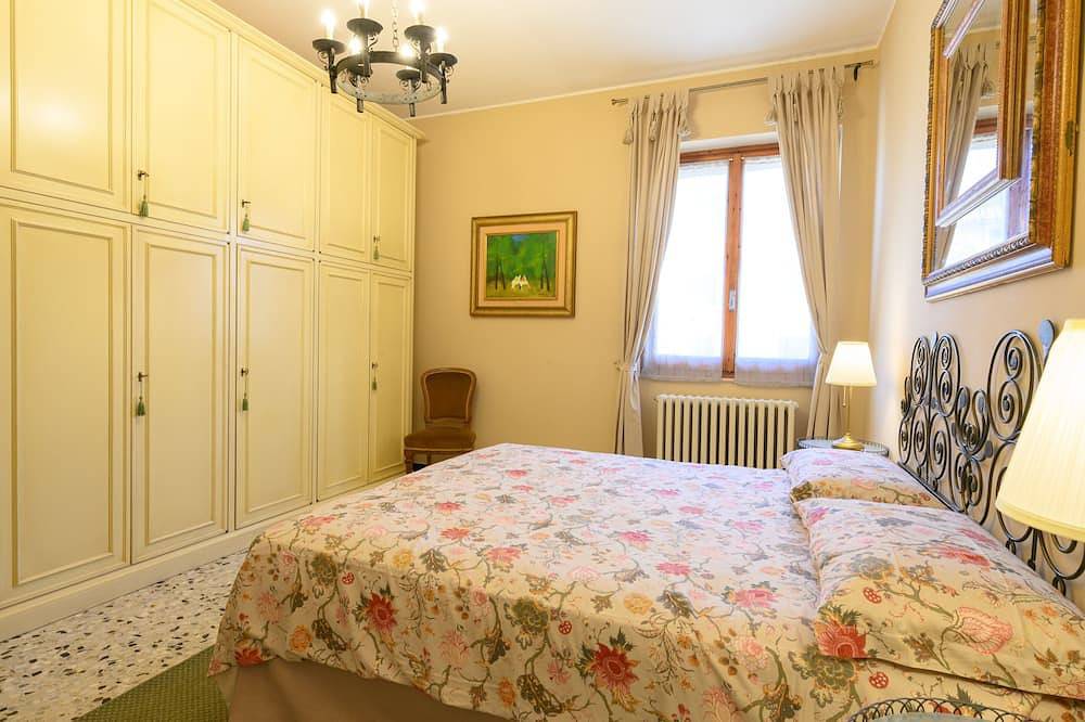 105. Milano, Villa Sul Lago in Ovada, Provincia d'Alessandria