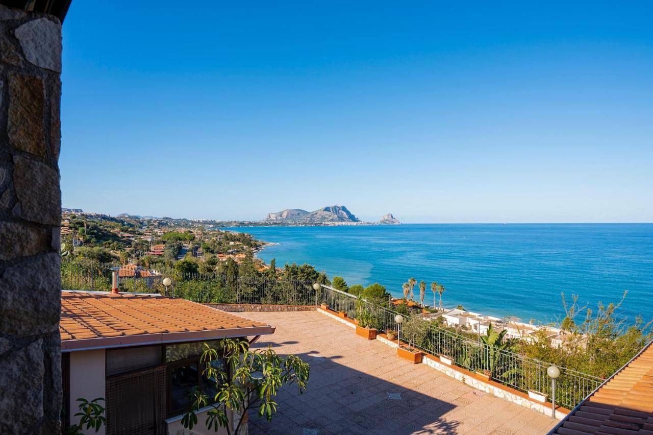 Villa Carilù in Torre Colonna-Sperone, Altavilla Milicia