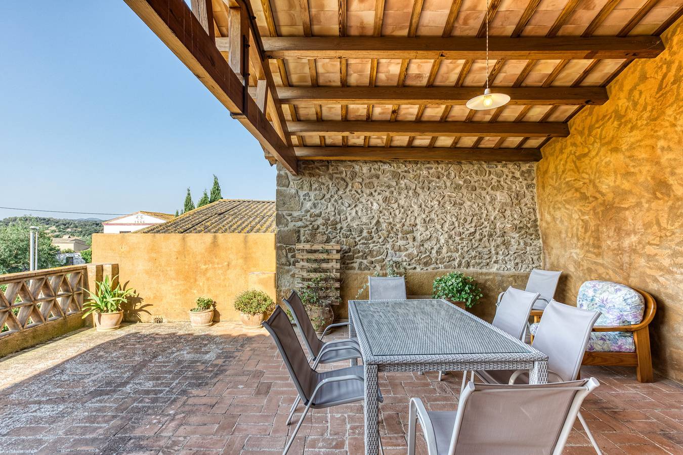 Entire apartment, Holiday Home 'Mas Fel - Els Angels' with Mountain Views, Wi-Fi and Air Conditioning in Ultramort, Costa Brava