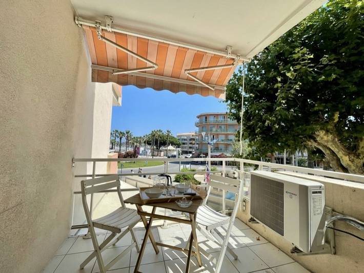 Gîte pour 4 personnes, avec Terrasse dans Office De Tourisme Cavalaire