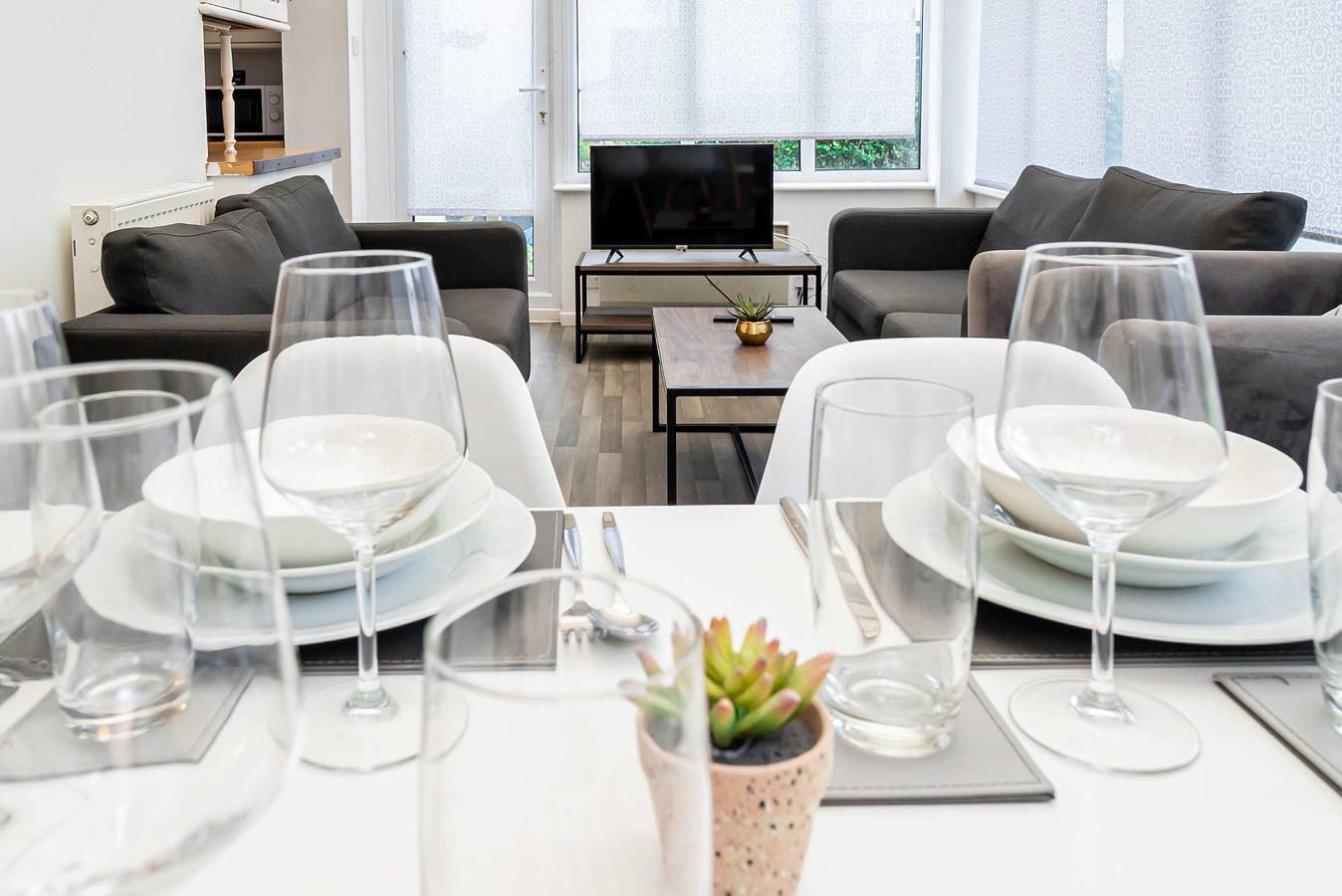 Fabulous 5 Bedroom House in Guildford - Sleeps 9 in Guildford, Surrey