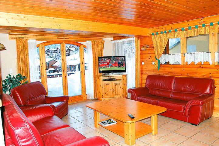 Gîte pour 10 personnes, avec sauna et terrasse dans Office De Tourisme De Champagny En Vanoise - 2