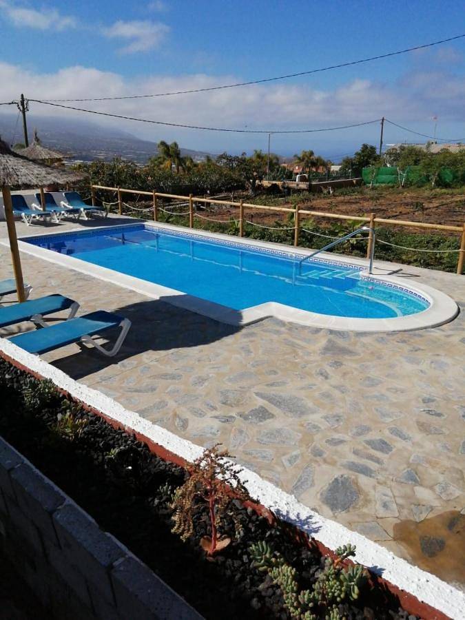 Casa rural para 3 personas, con vistas además de piscina y jardín en El Paso
