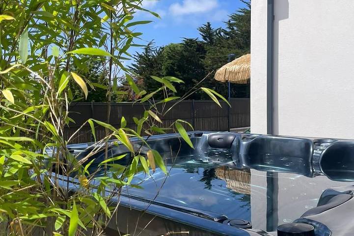 Maison de vacances pour 10 personnes, avec jardin ainsi que terrasse et jacuzzi à Plouescat