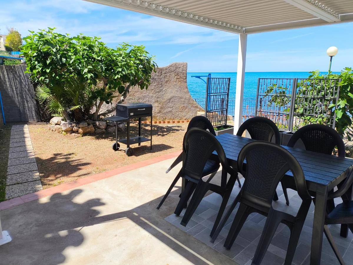 Casa Sulla Spiaggia Villa Eléftheria in Torre Colonna-Sperone, Altavilla Milicia