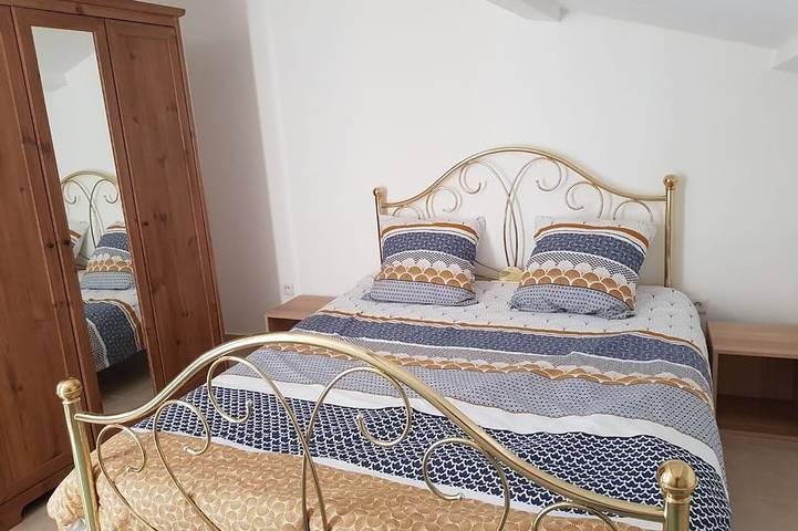 Gîte pour 6 personnes, avec terrasse à Cabasse - 2