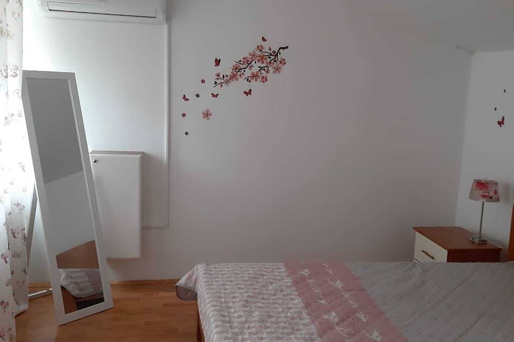 Ferienhaus \"Ella\" im Dorfzentrum, 12 min zum Meer! Ganzes Jahr zu mieten. in Premantura, Südküste Istrien