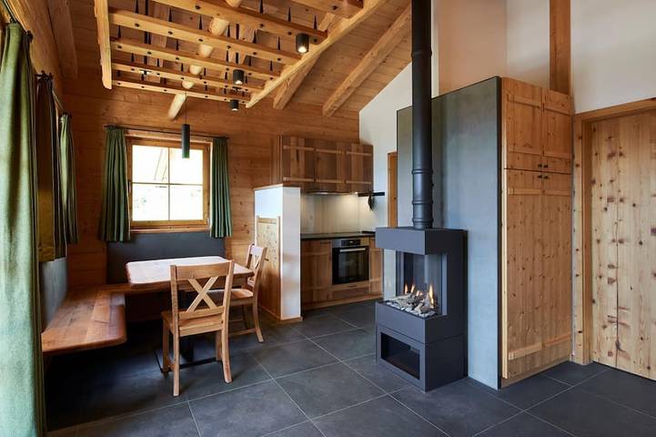 Ferienhaus für 4 Personen, mit Balkon und Whirlpool in Schönau am Königssee